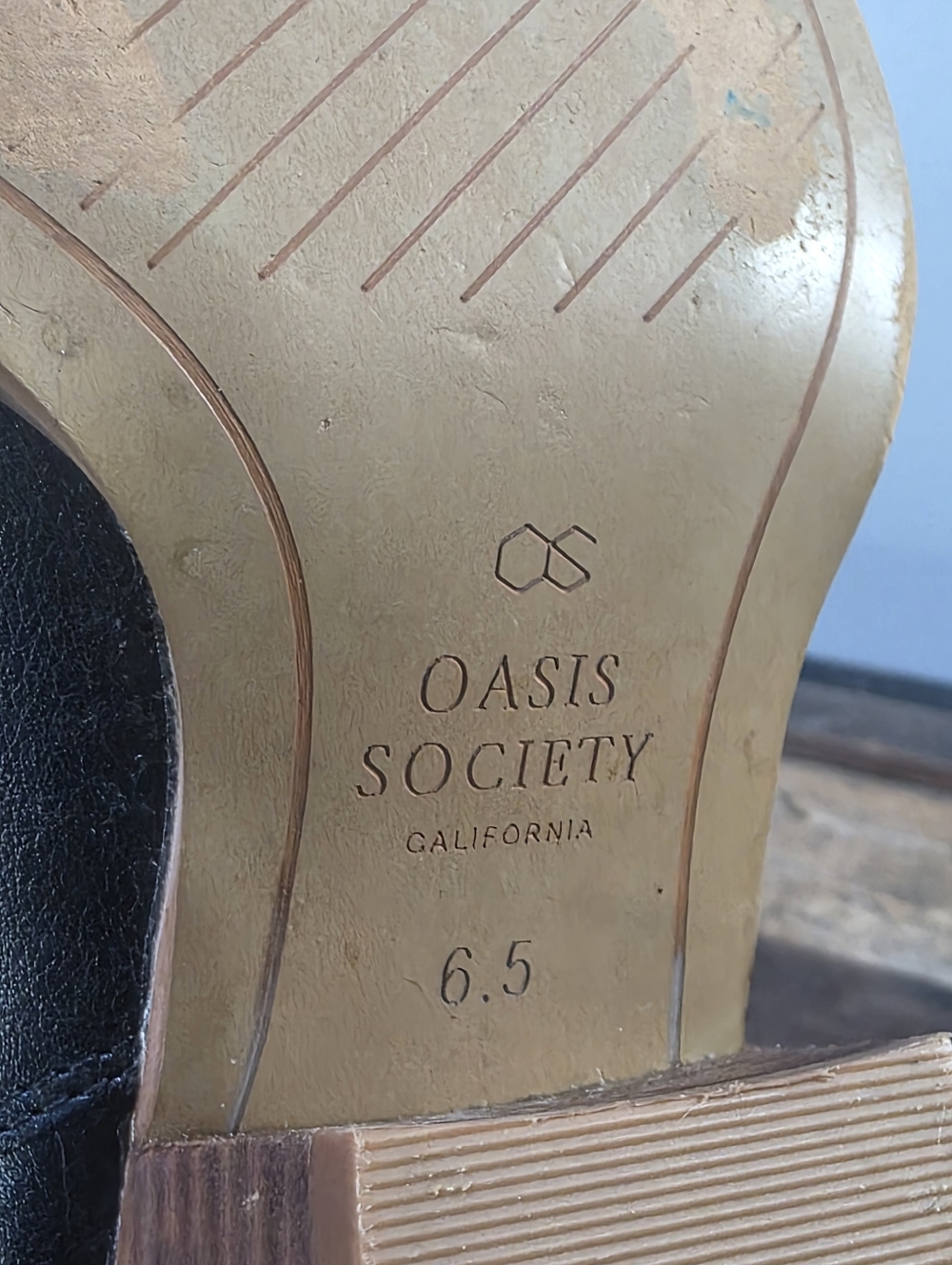 Oasis Society Audrie Star Studded Western Side Zip Vegan Leather Booties. 6.5 - Picture 2 of 12